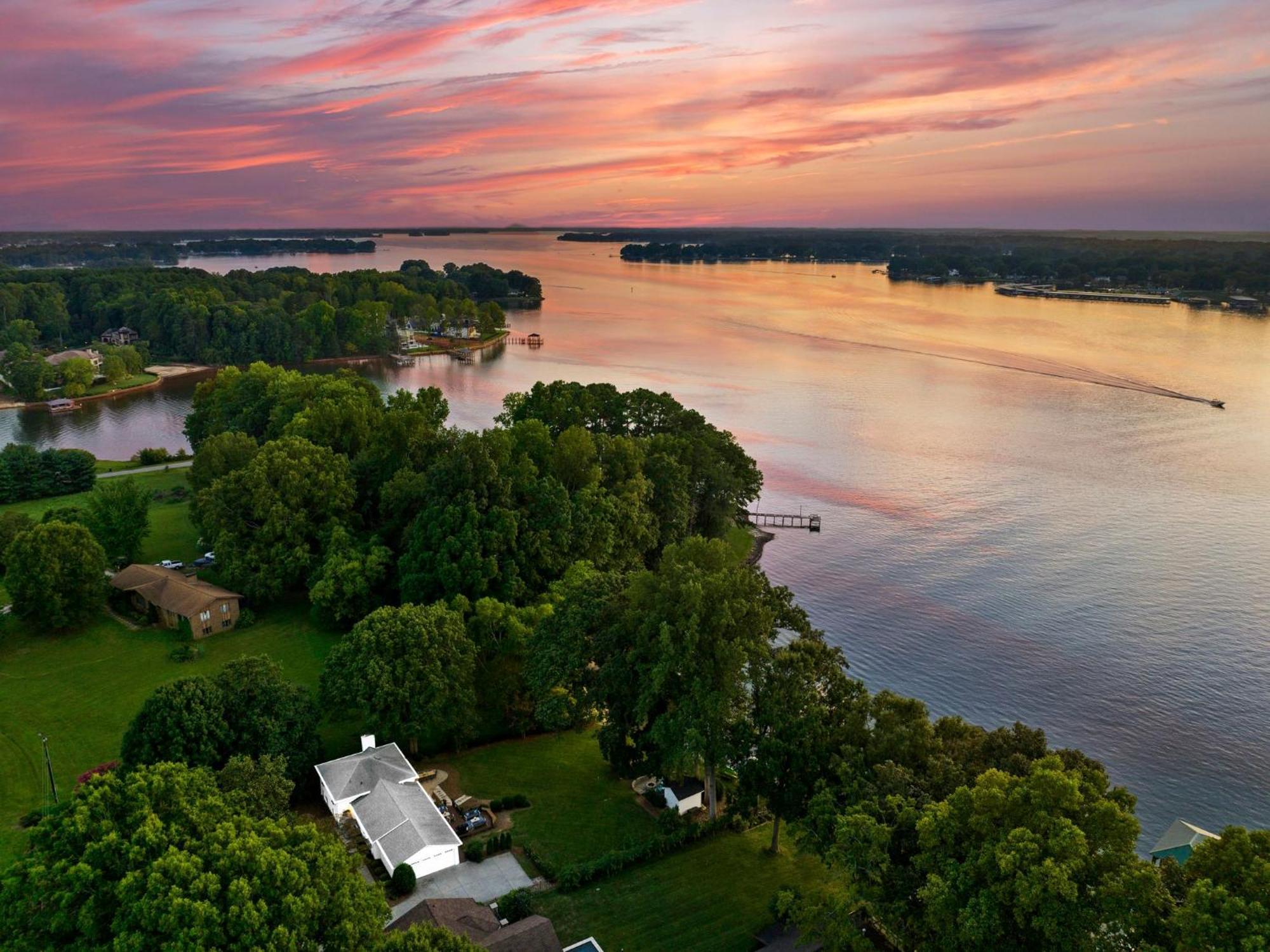 Lakefront Living Mooresville Εξωτερικό φωτογραφία